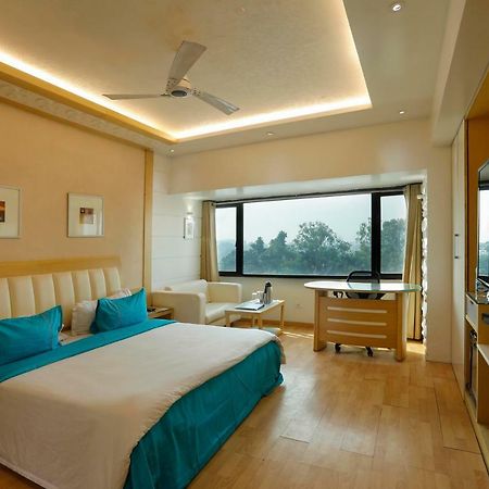 Shivoy Hotel Горакпур Екстериор снимка