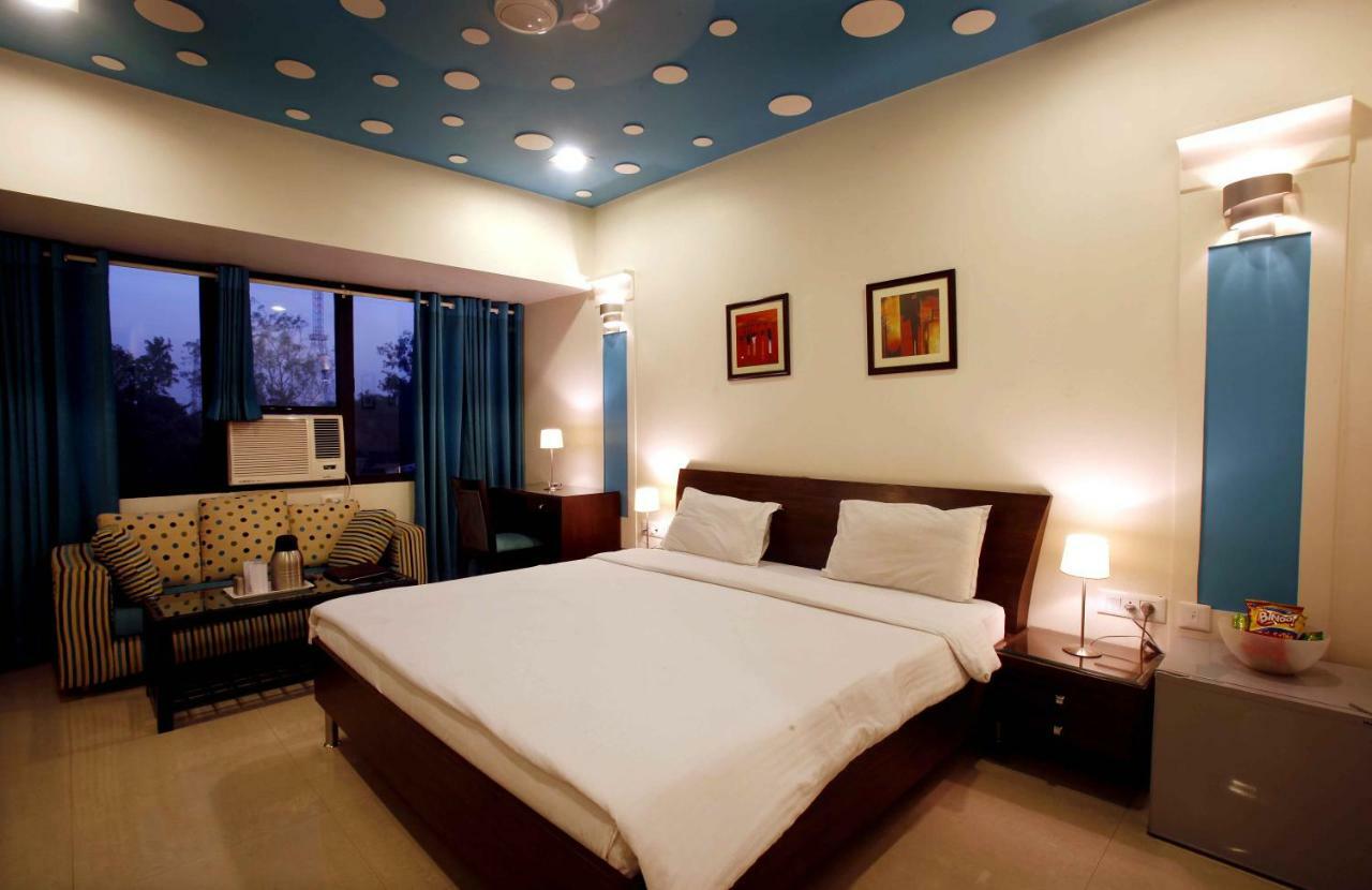 Shivoy Hotel Горакпур Екстериор снимка