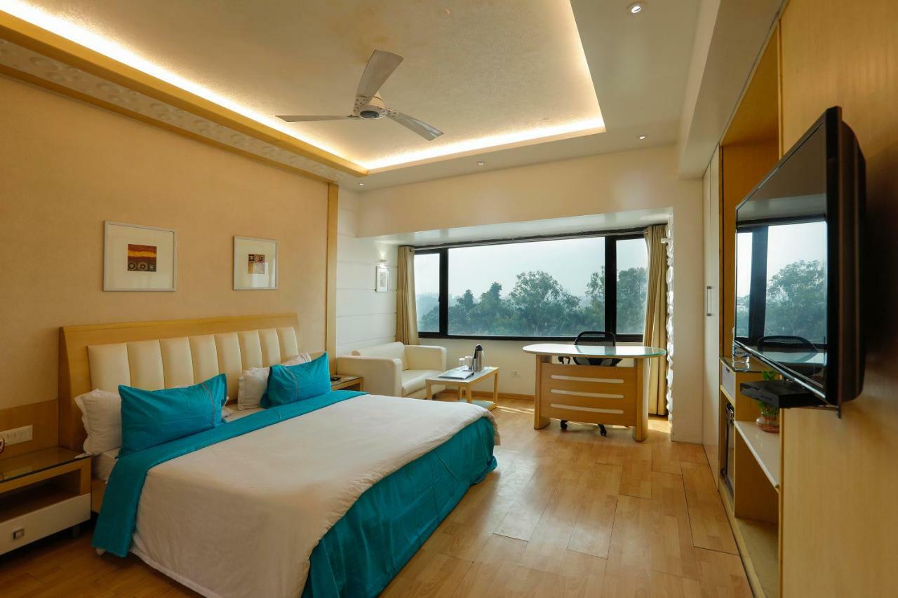 Shivoy Hotel Горакпур Екстериор снимка
